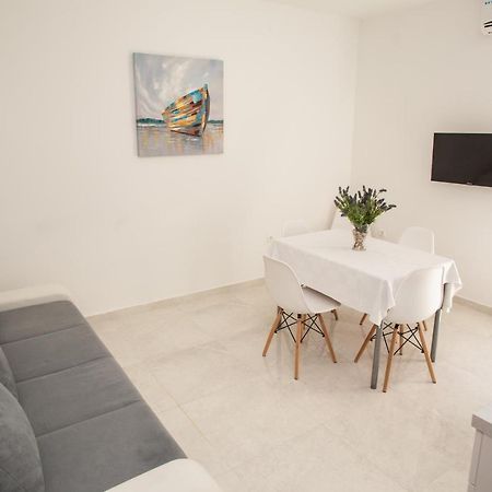 Apartment Katarina Novalja Exteriör bild